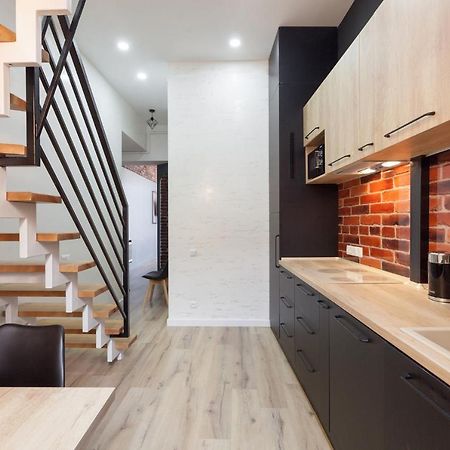 Leogrand Apartments On Khmelnytskoho 11 Lviv Extérieur photo