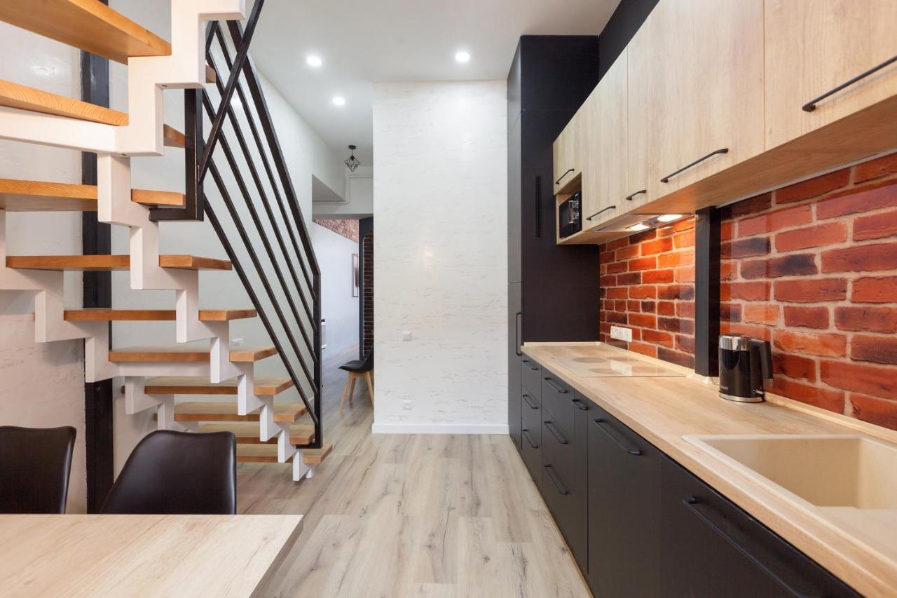 Leogrand Apartments On Khmelnytskoho 11 Lviv Extérieur photo