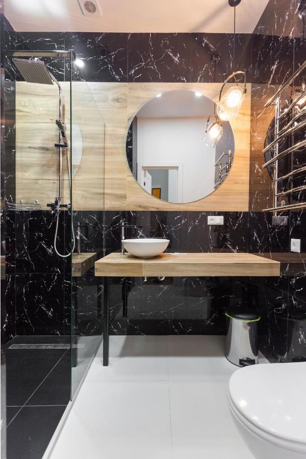 Leogrand Apartments On Khmelnytskoho 11 Lviv Extérieur photo