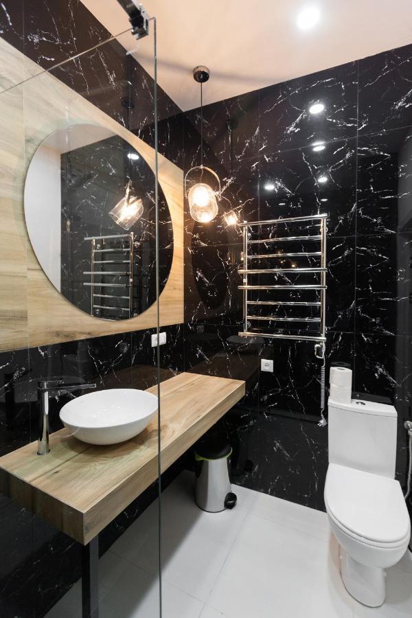 Leogrand Apartments On Khmelnytskoho 11 Lviv Extérieur photo