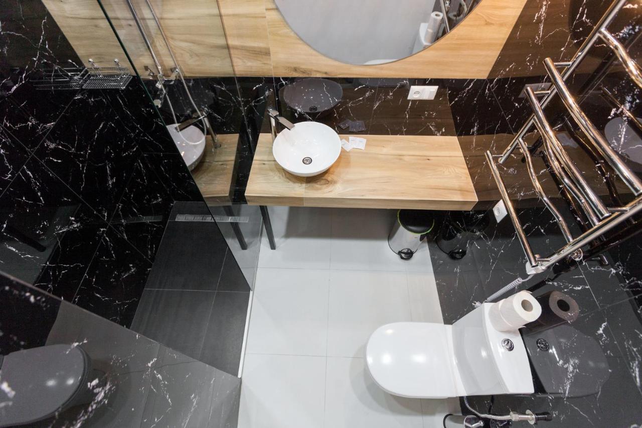 Leogrand Apartments On Khmelnytskoho 11 Lviv Extérieur photo