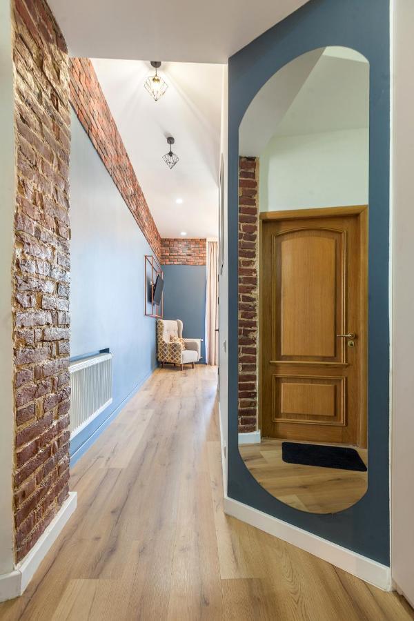 Leogrand Apartments On Khmelnytskoho 11 Lviv Extérieur photo